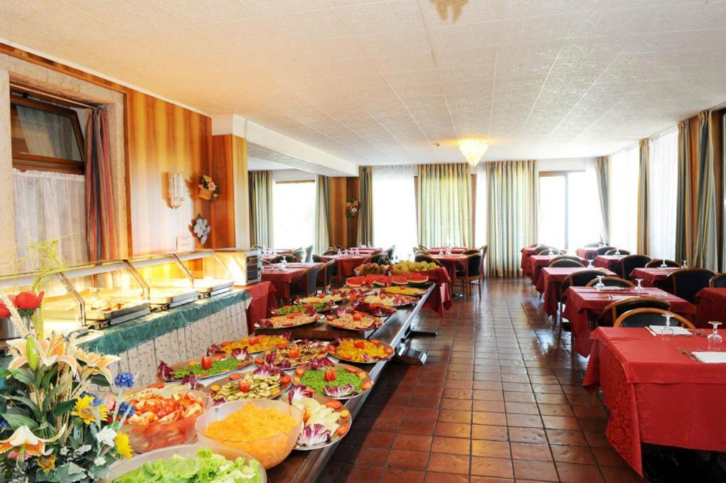 Park Hotel Jolanda San Zeno di Montagna Ngoại thất bức ảnh