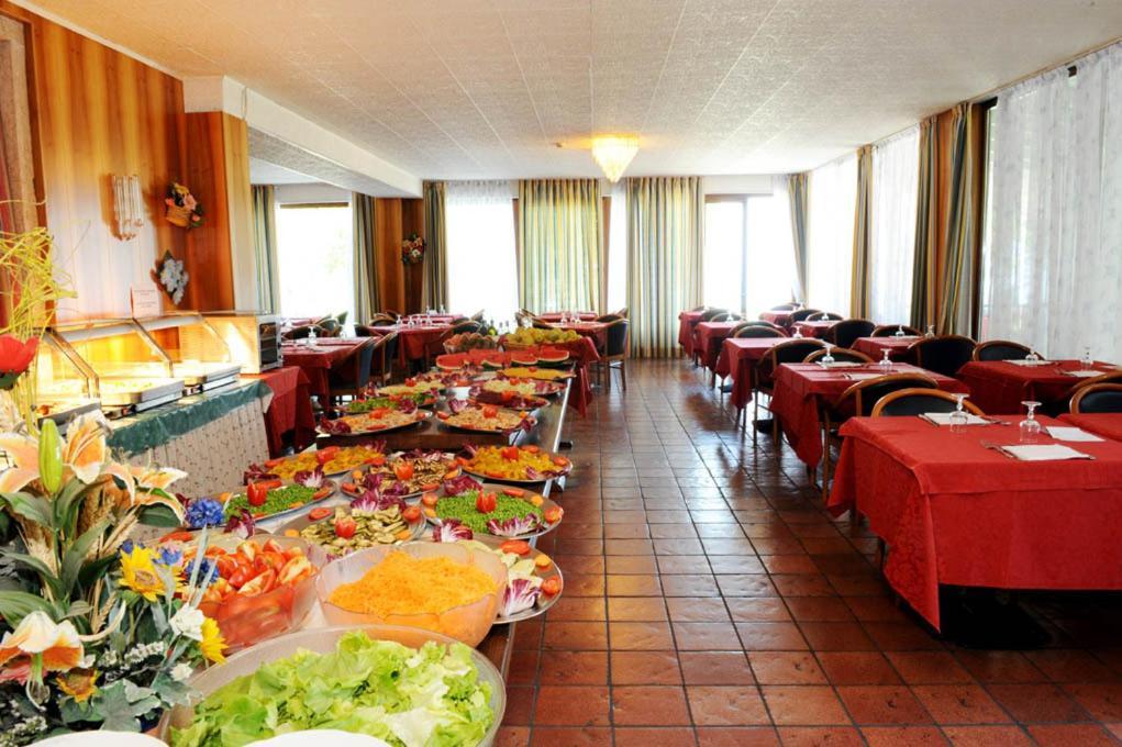 Park Hotel Jolanda San Zeno di Montagna Ngoại thất bức ảnh