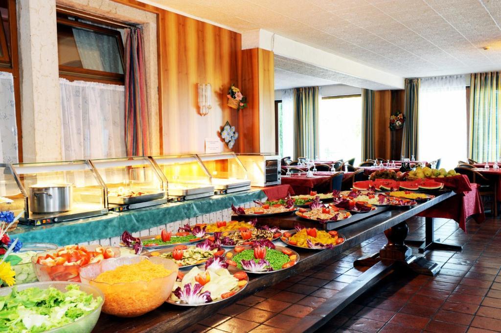 Park Hotel Jolanda San Zeno di Montagna Ngoại thất bức ảnh